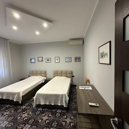 Royal Aparthotel Vlorë Exteriör bild