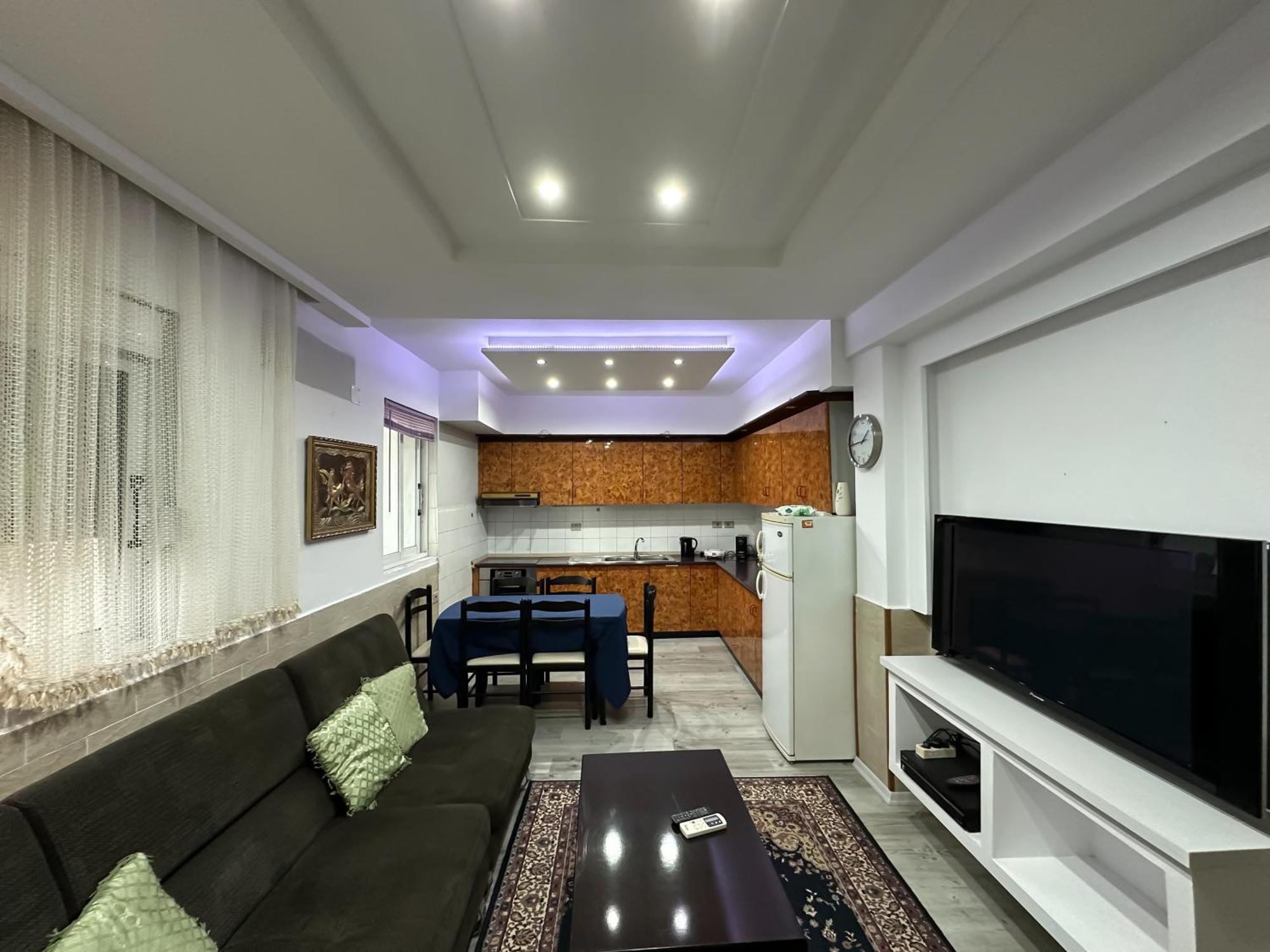 Royal Aparthotel Vlorë Exteriör bild