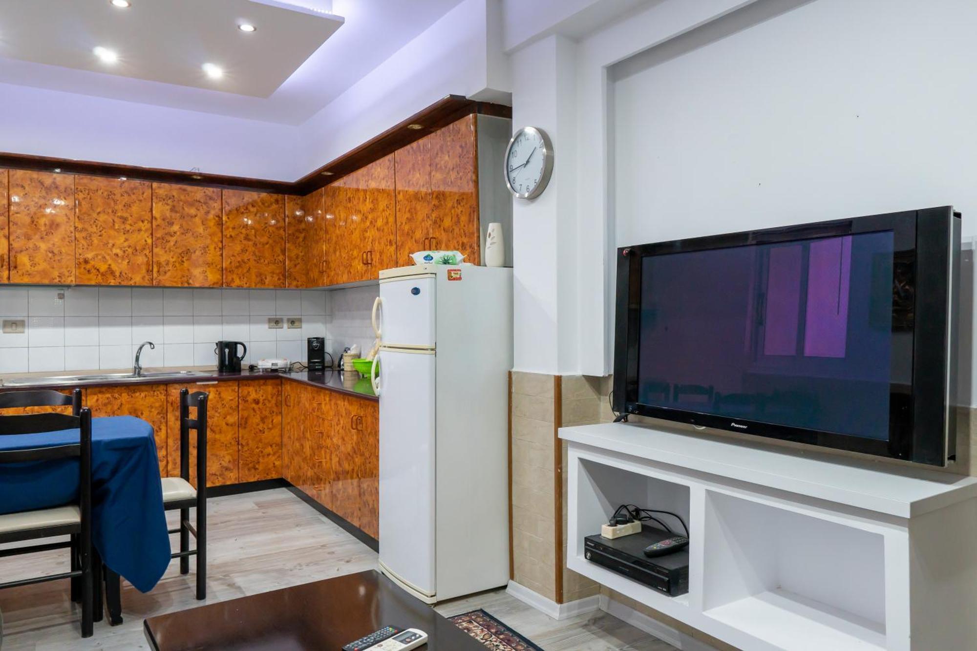 Royal Aparthotel Vlorë Exteriör bild