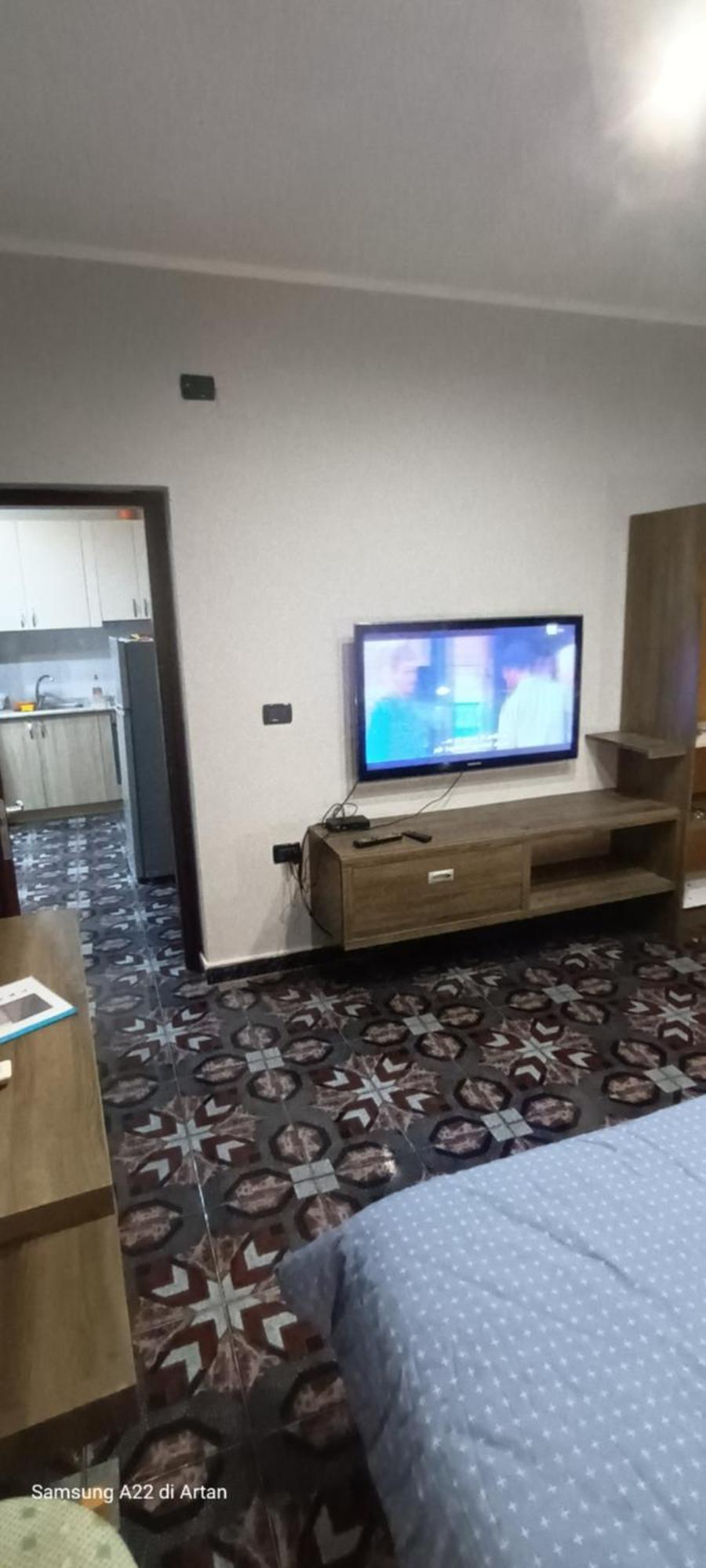 Royal Aparthotel Vlorë Exteriör bild