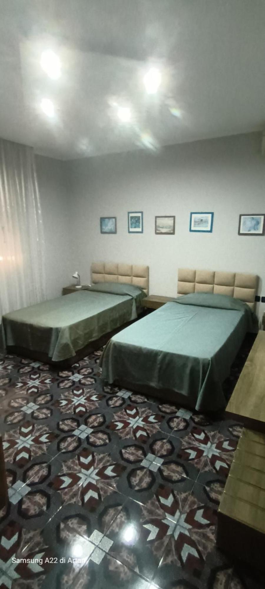 Royal Aparthotel Vlorë Exteriör bild