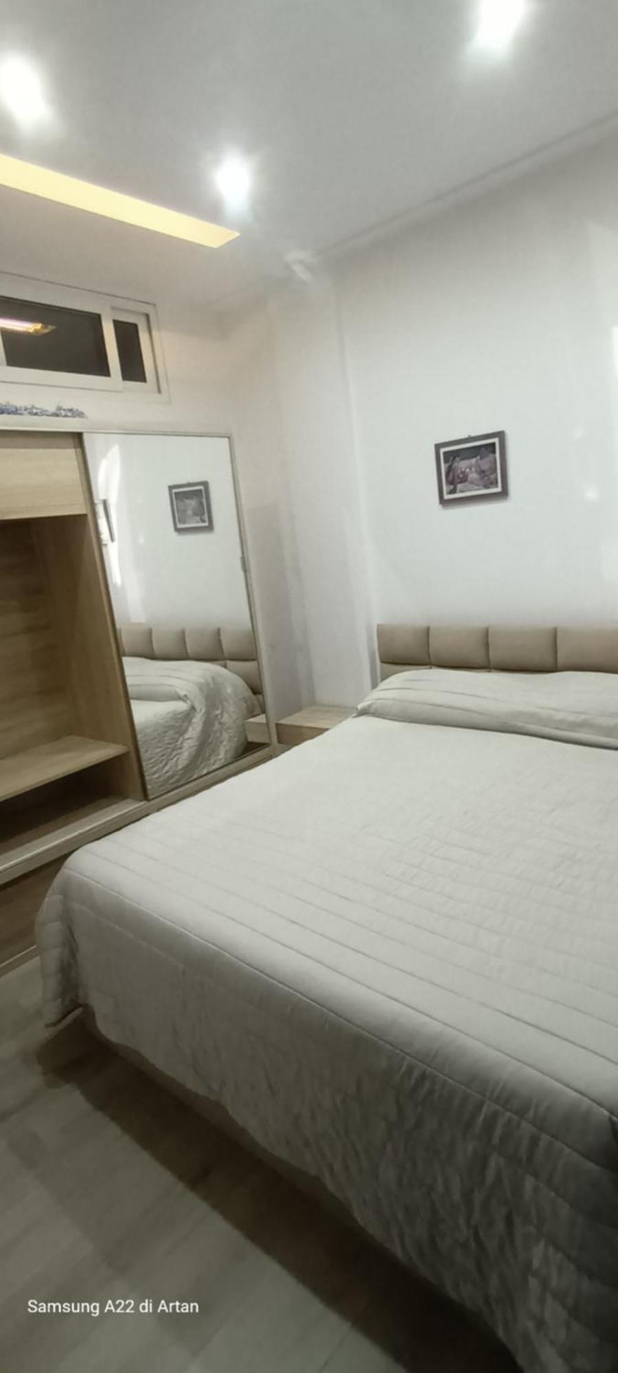 Royal Aparthotel Vlorë Exteriör bild