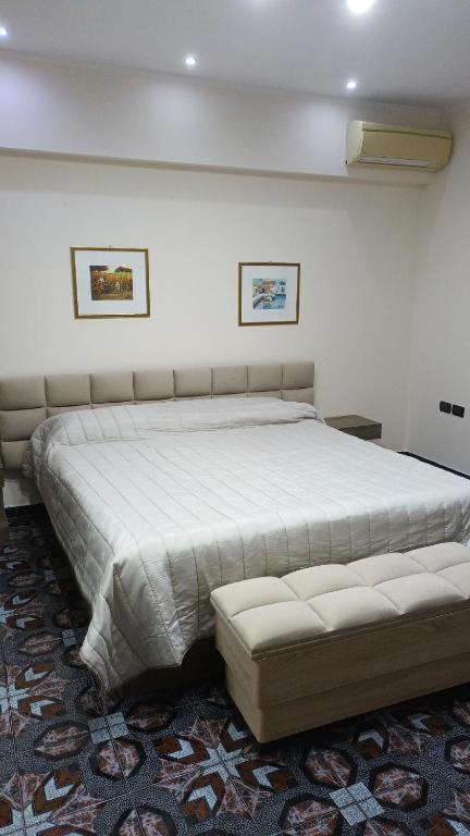 Royal Aparthotel Vlorë Exteriör bild
